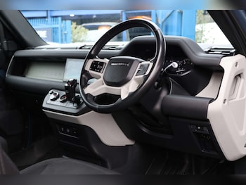 Used Land Rover Defender 2021 for sale - 79209263: Photo