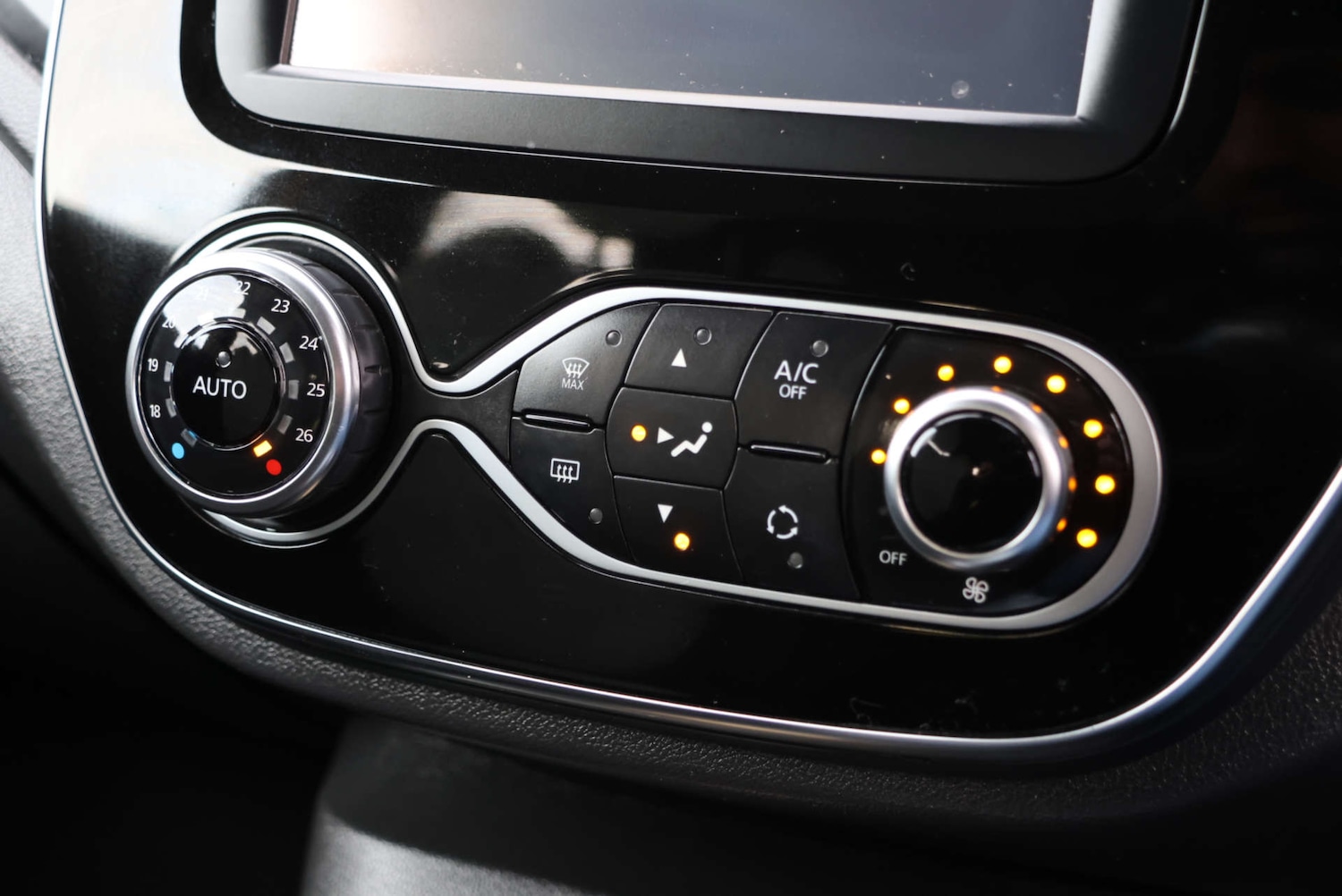 Used Renault Captur 2018 for sale - 77535085: Photo 20