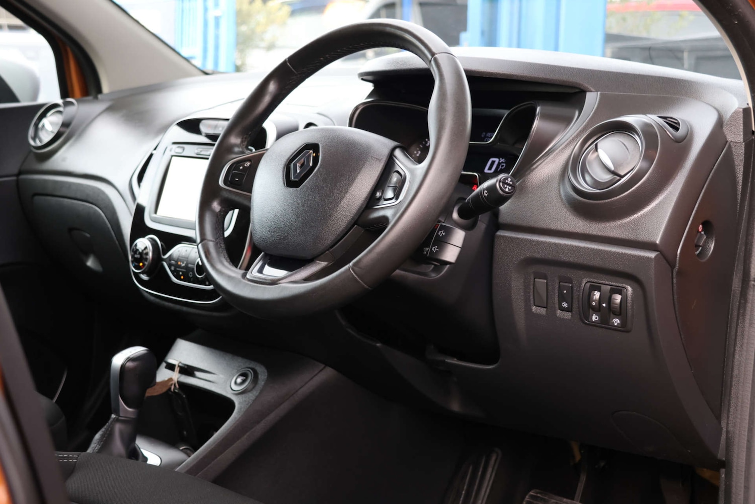 Used Renault Captur 2018 for sale - 77535085: Photo 4