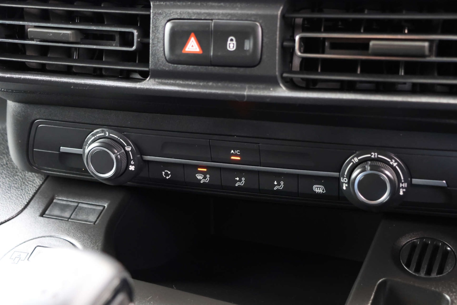 Used Peugeot Partner 2024 for sale - 76910559: Photo 17