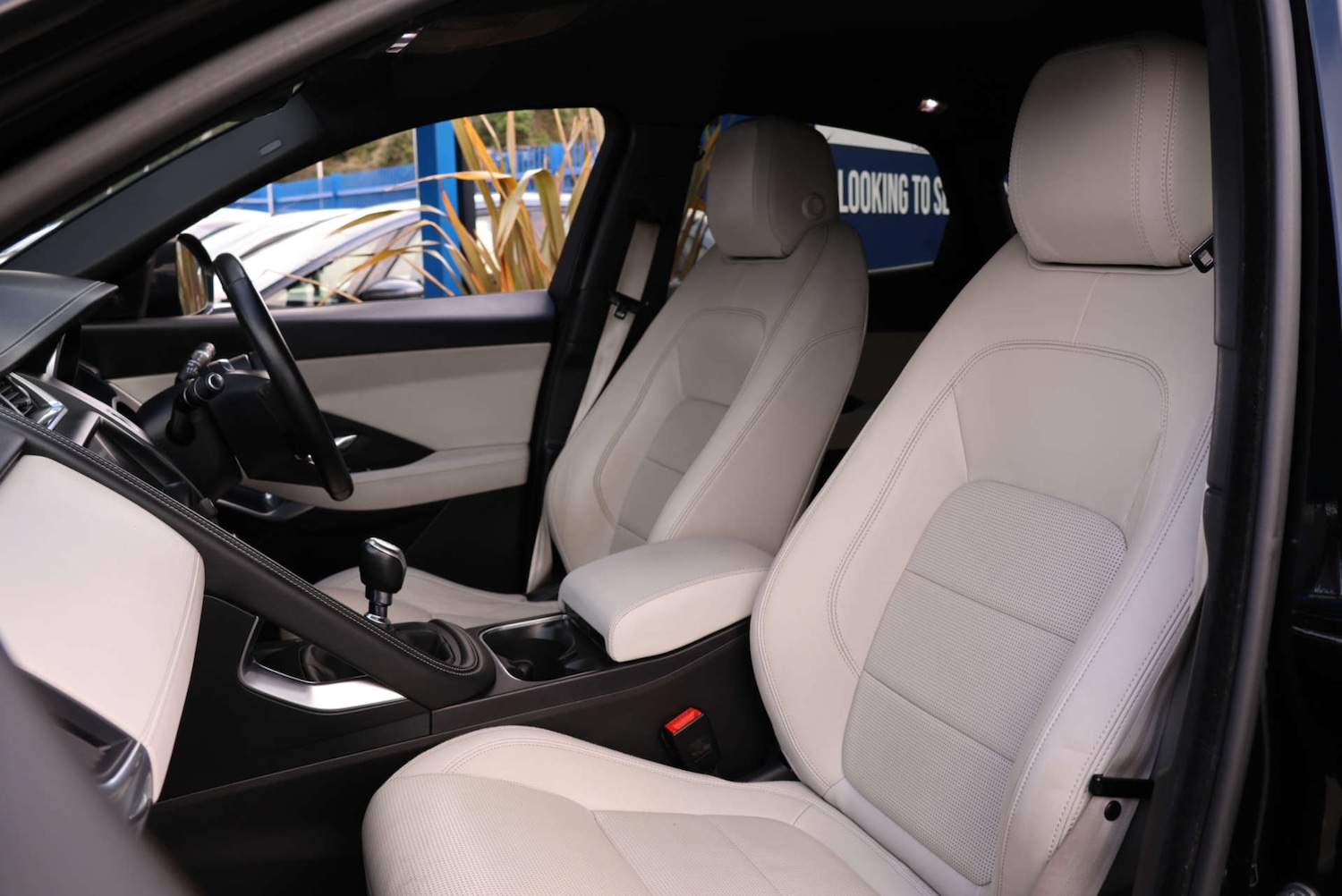 Used Jaguar E-Pace 2018 for sale - 76533591: Photo 9