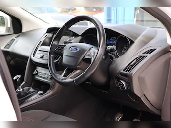 Used Ford Focus 2015 for sale - 79245605: Photo