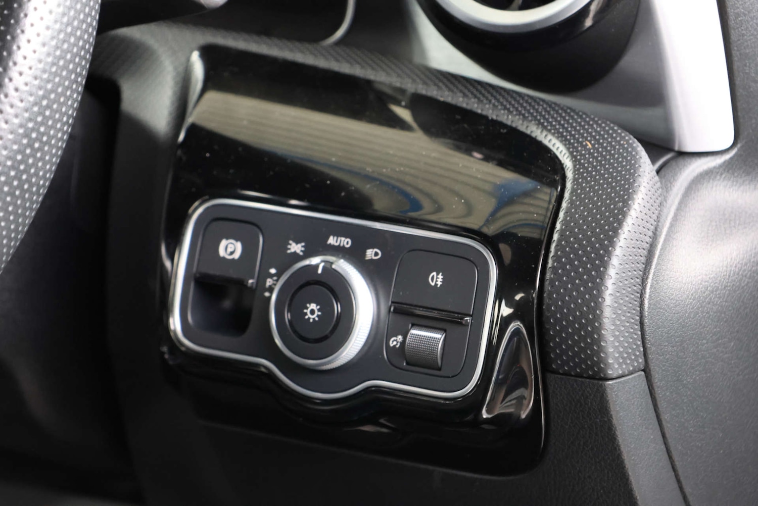 Used Mercedes-Benz CLA 2019 for sale - 76278642: Photo 34