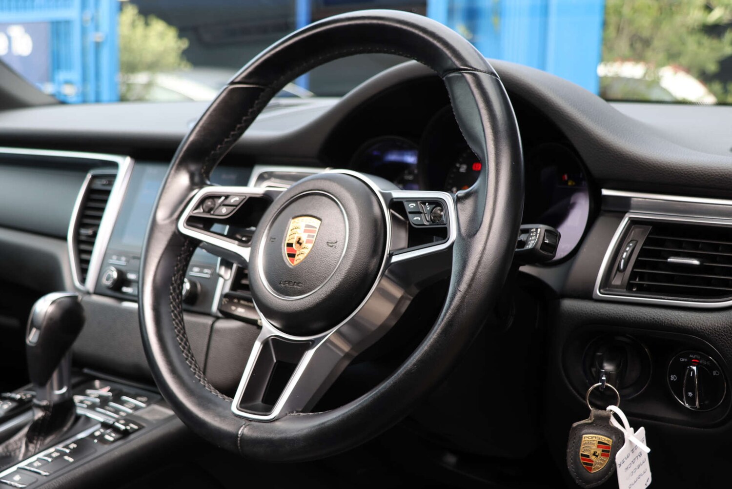 Used Porsche Macan 2017 for sale - 76206207: Photo 32