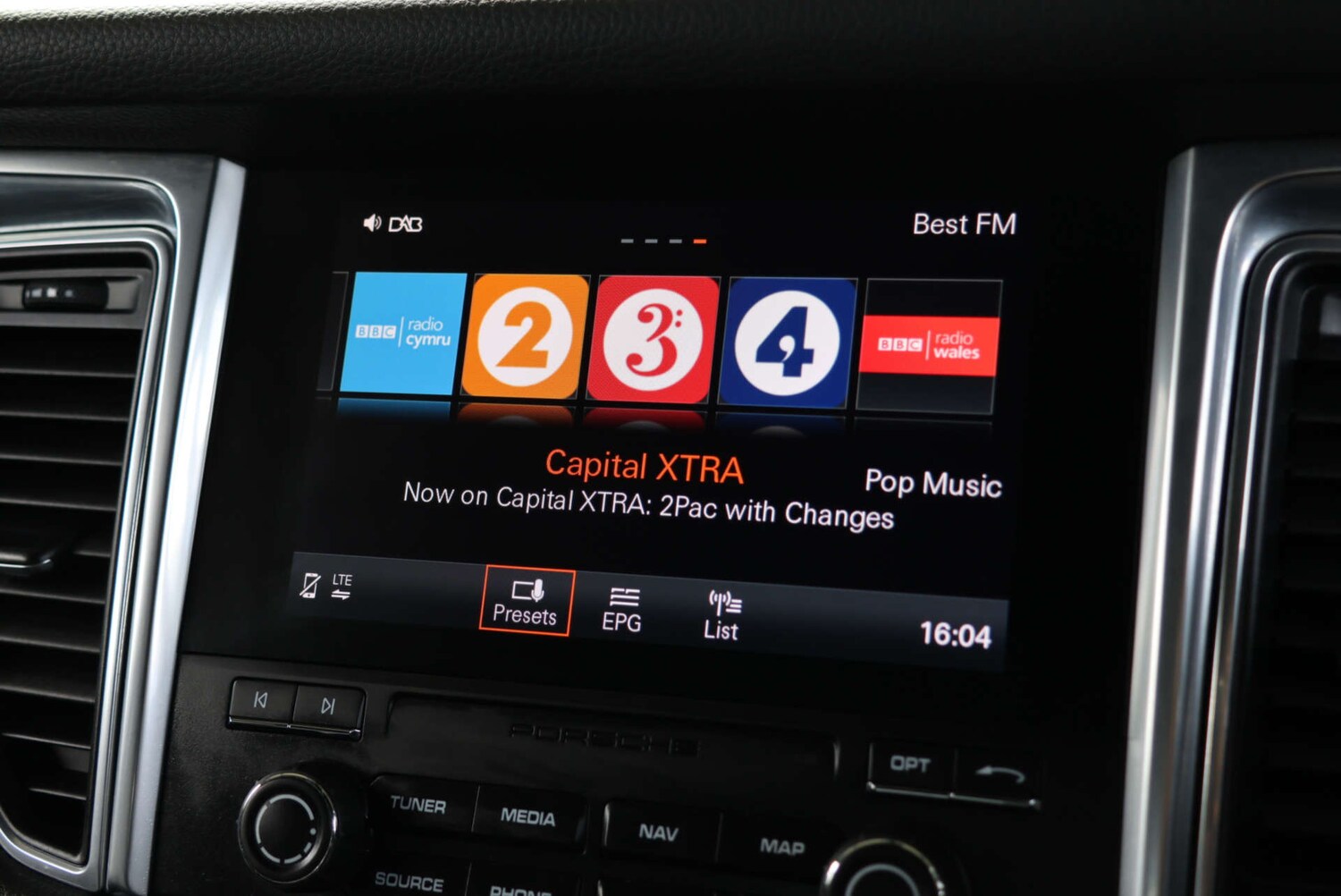 Used Porsche Macan 2017 for sale - 76206207: Photo 40