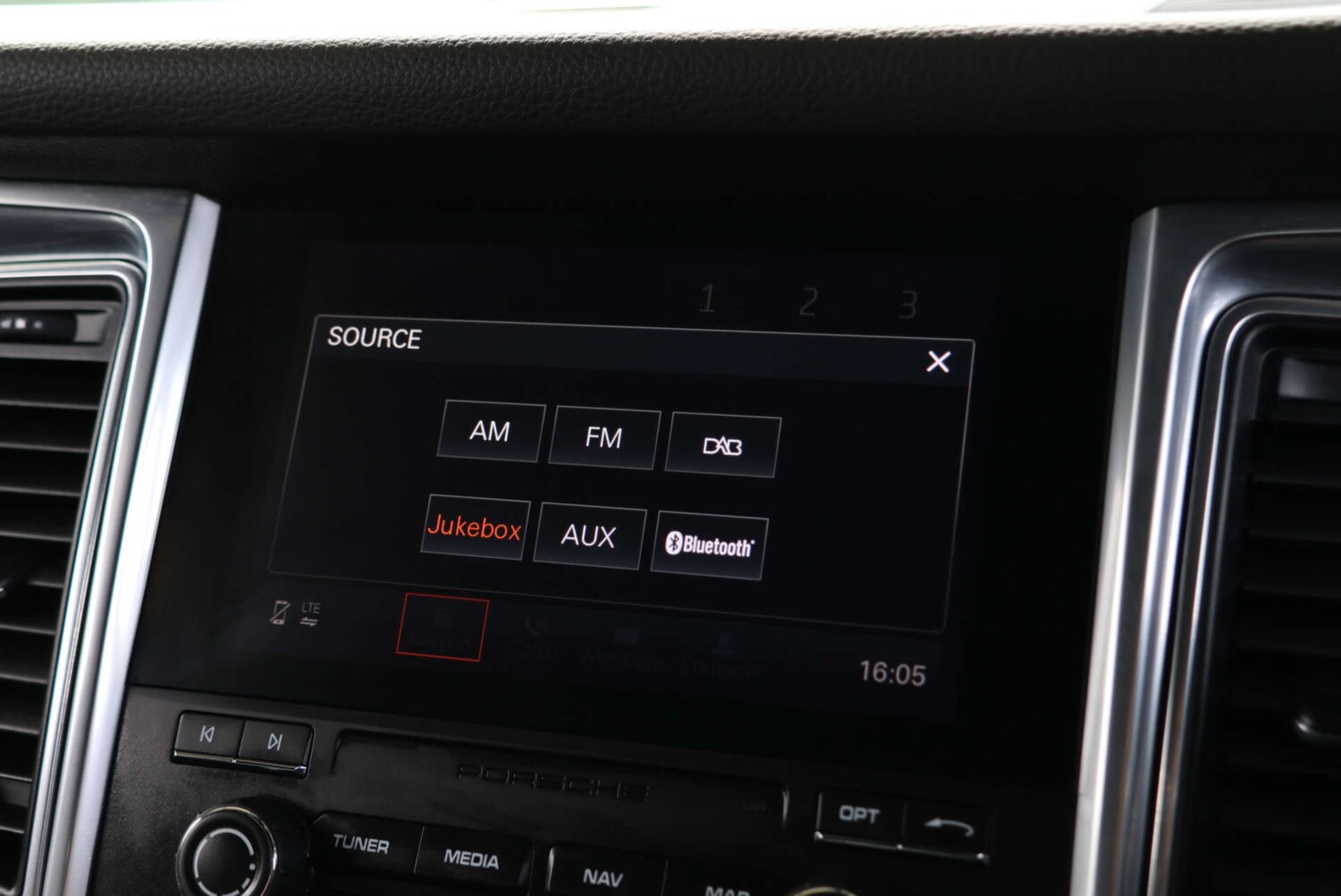 Used Porsche Macan 2017 for sale - 76206207: Photo 43