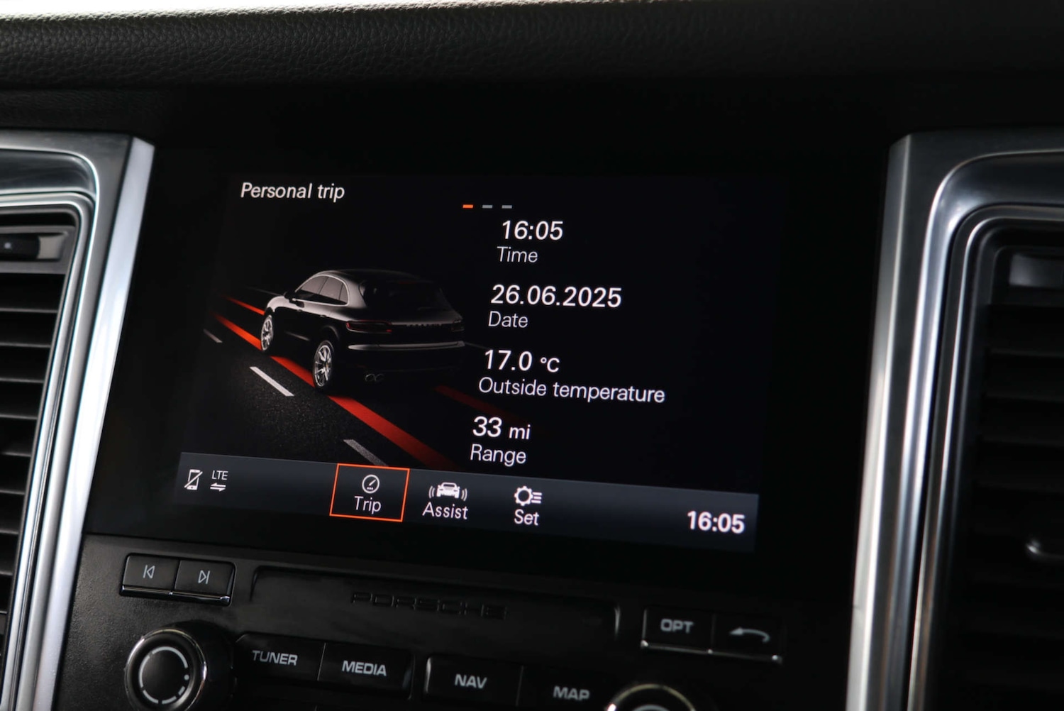 Used Porsche Macan 2017 for sale - 76206207: Photo 46