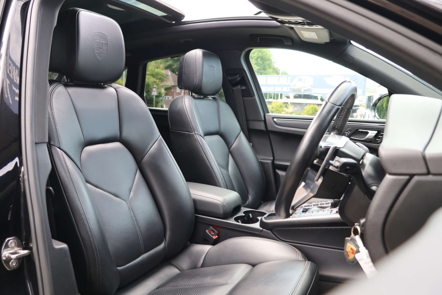 Used Porsche Macan 2017 for sale - 76206207: Photo 6