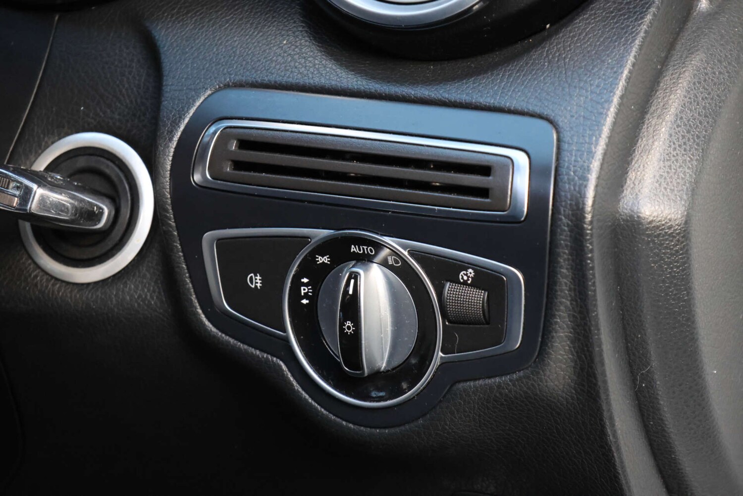 Used Mercedes-Benz C Class 2016 for sale - 76848470: Photo 45