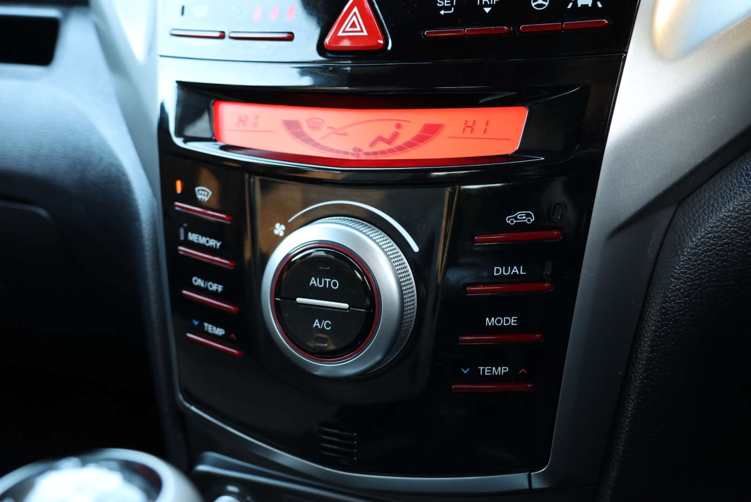 Used Ssangyong Tivoli 2018 for sale - 76642947: Photo 14