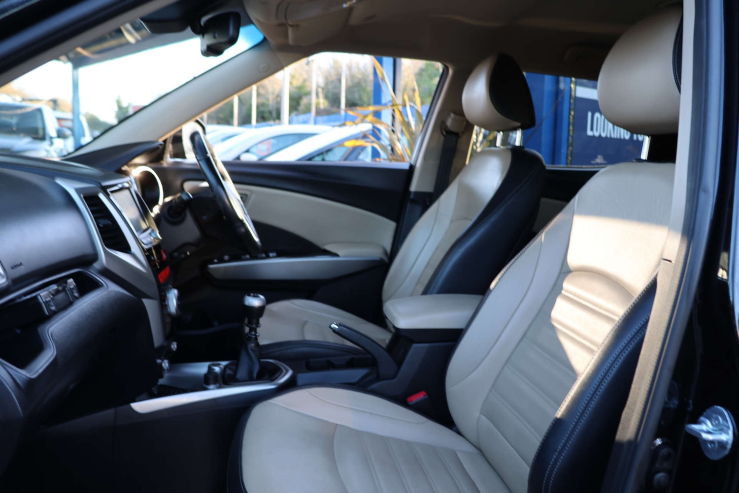 Used Ssangyong Tivoli 2018 for sale - 76642947: Photo 8