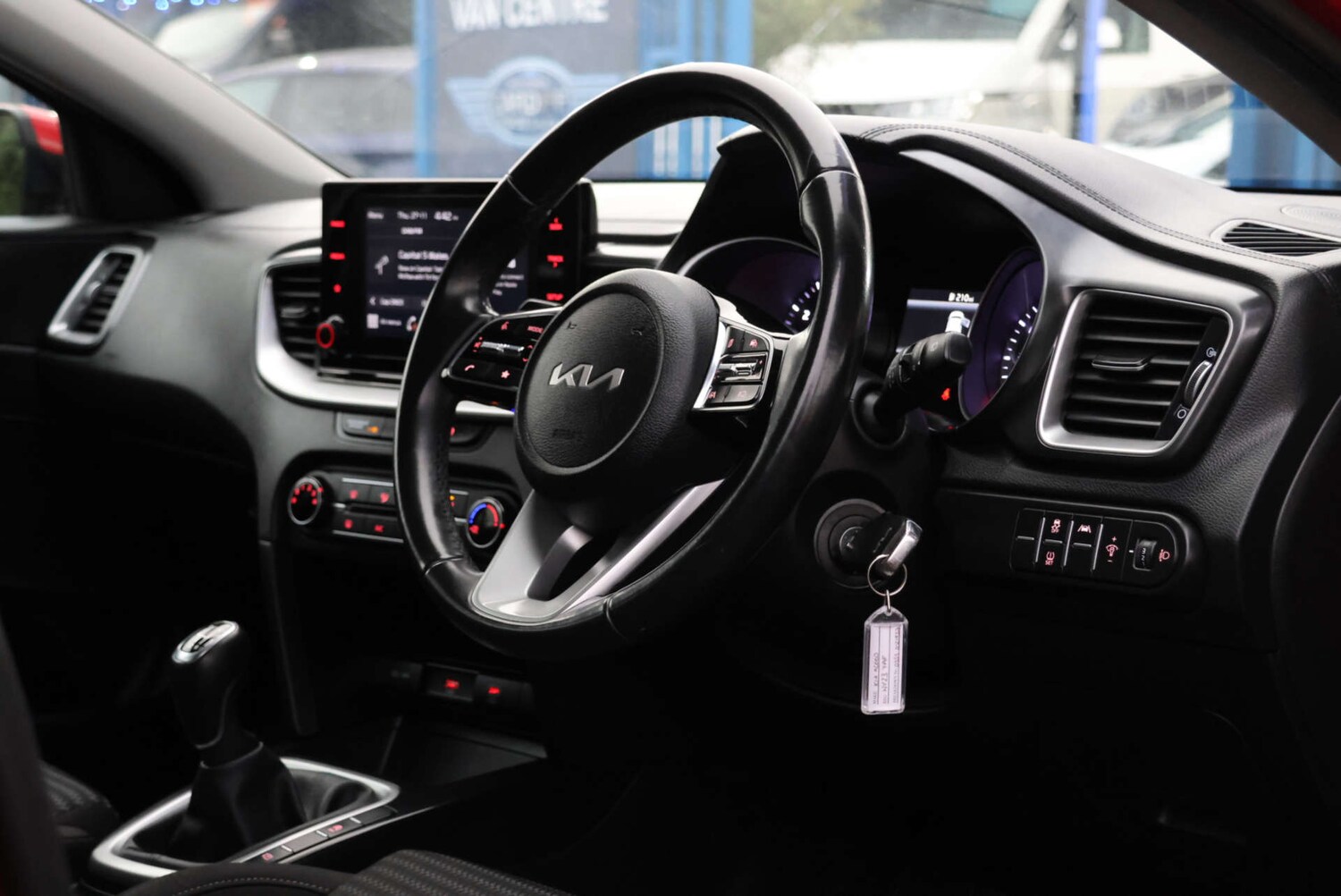 Used Kia XCeed 2023 for sale - 76724052: Photo 4