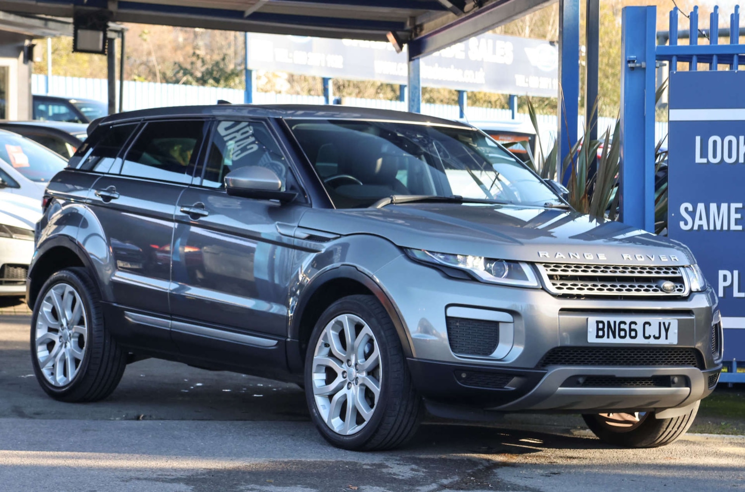 Used Land Rover Range Rover Evoque 2017 for sale - 76642952: Photo 2