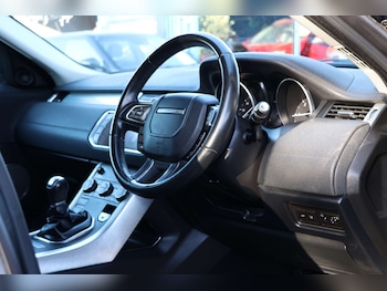 Used Land Rover Range Rover Evoque 2017 for sale - 76642952: Photo