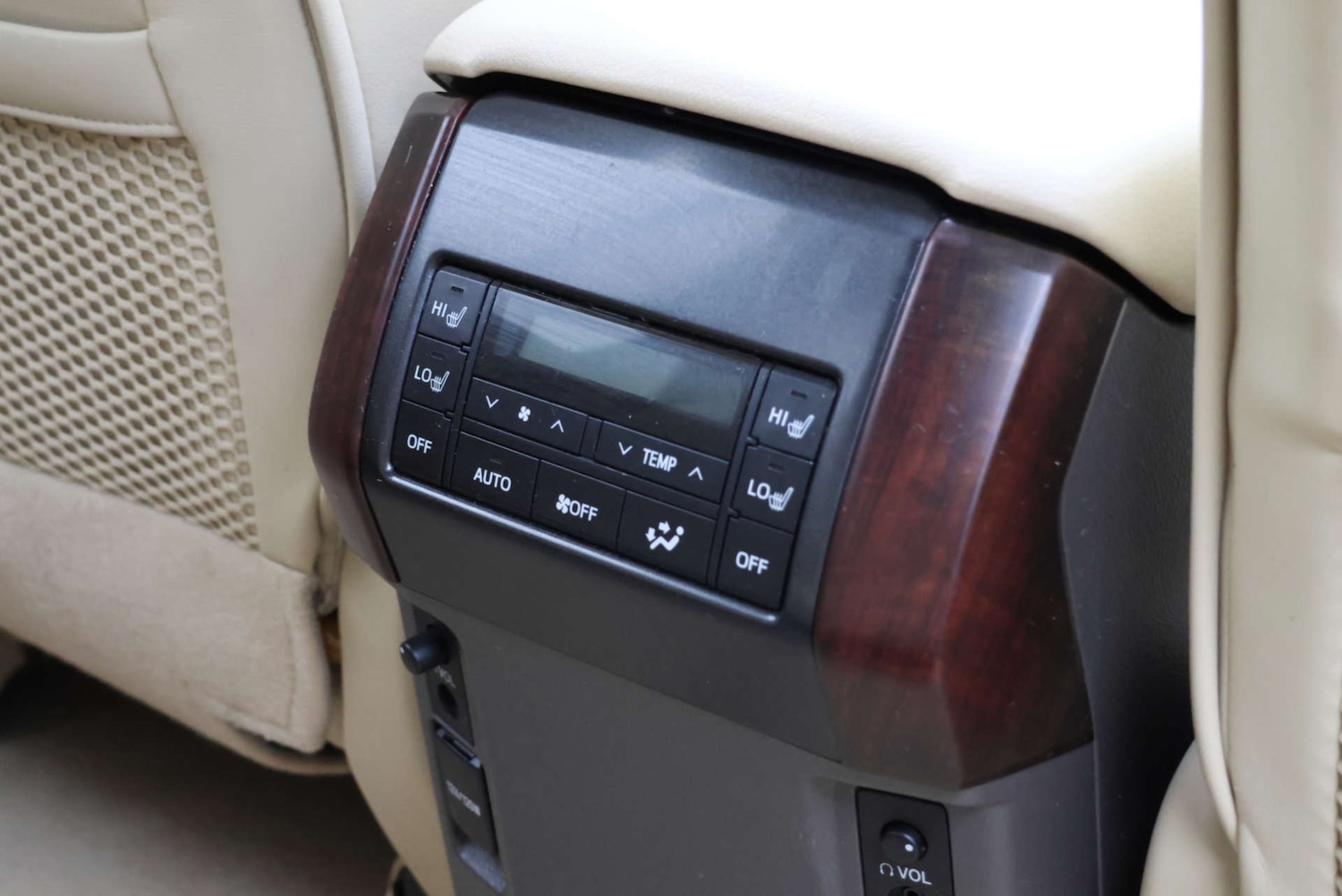 Used Toyota Land Cruiser 2016 for sale - 77118052: Photo 10