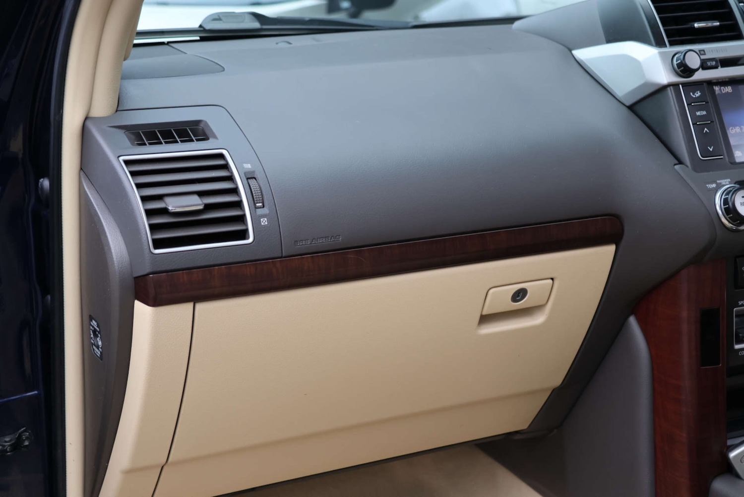 Used Toyota Land Cruiser 2016 for sale - 77118052: Photo 18