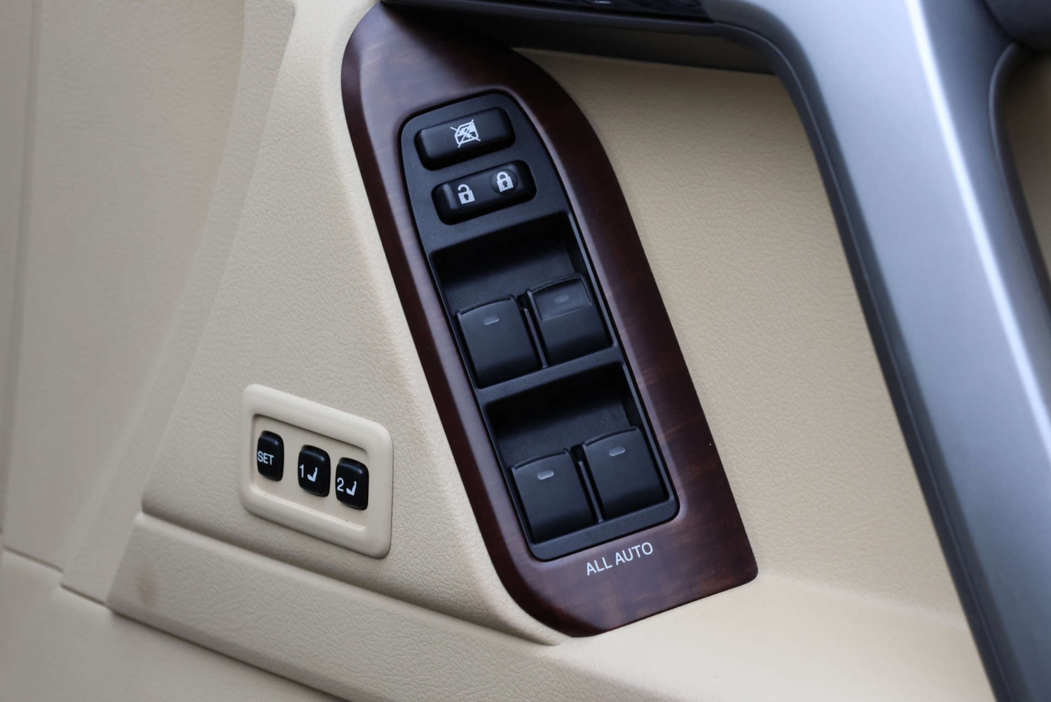 Used Toyota Land Cruiser 2016 for sale - 77118052: Photo 29