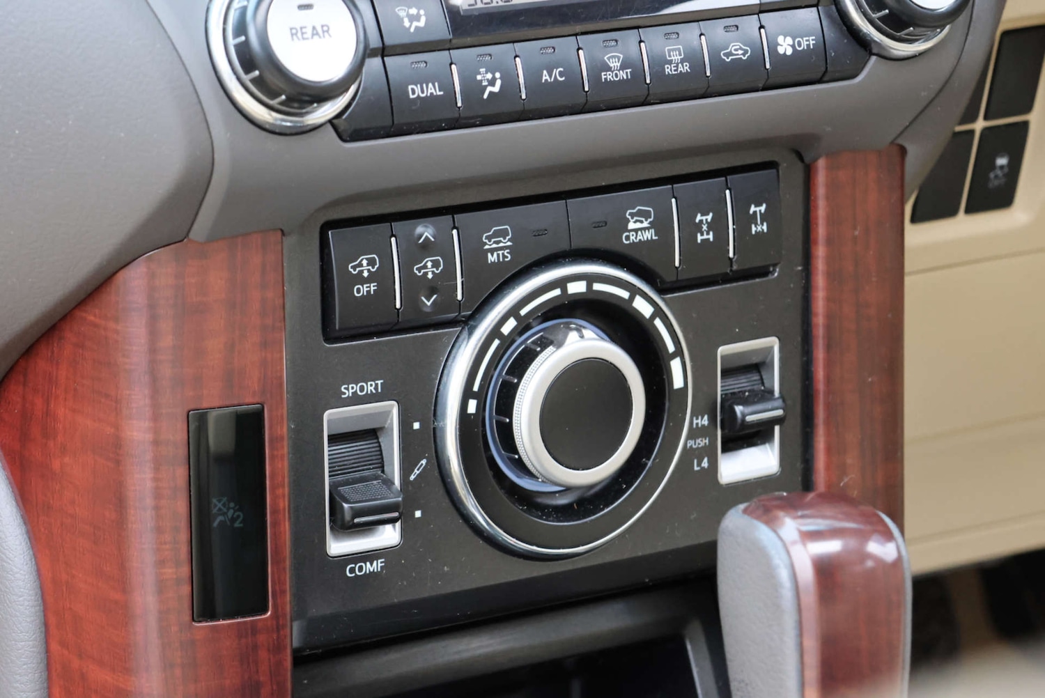 Used Toyota Land Cruiser 2016 for sale - 77118052: Photo 33