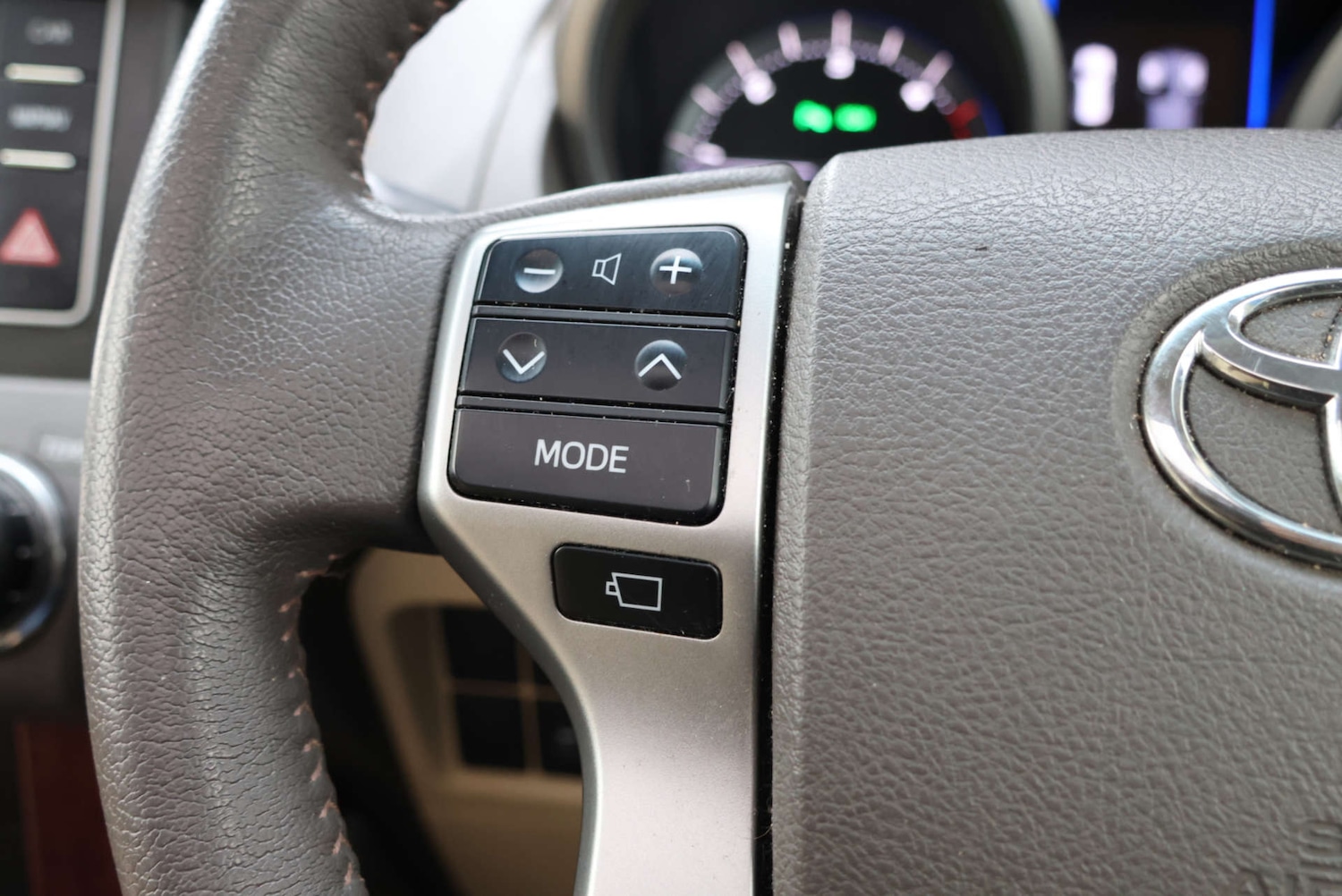 Used Toyota Land Cruiser 2016 for sale - 77118052: Photo 37