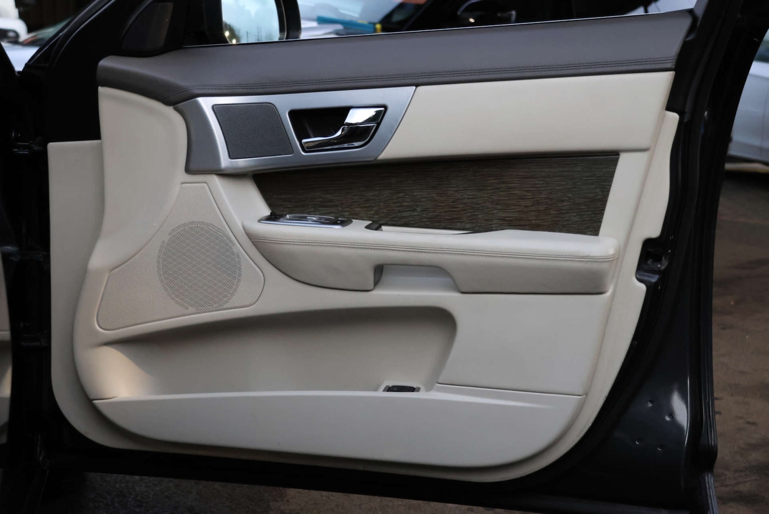 Used Jaguar XF 2012 for sale - 77022384: Photo 17