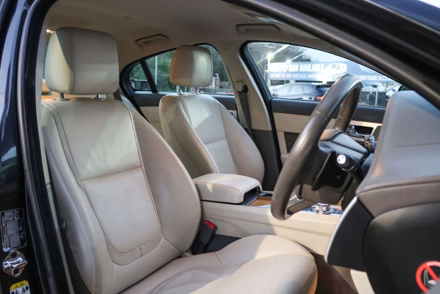 Used Jaguar XF 2012 for sale - 77022384: Photo 5