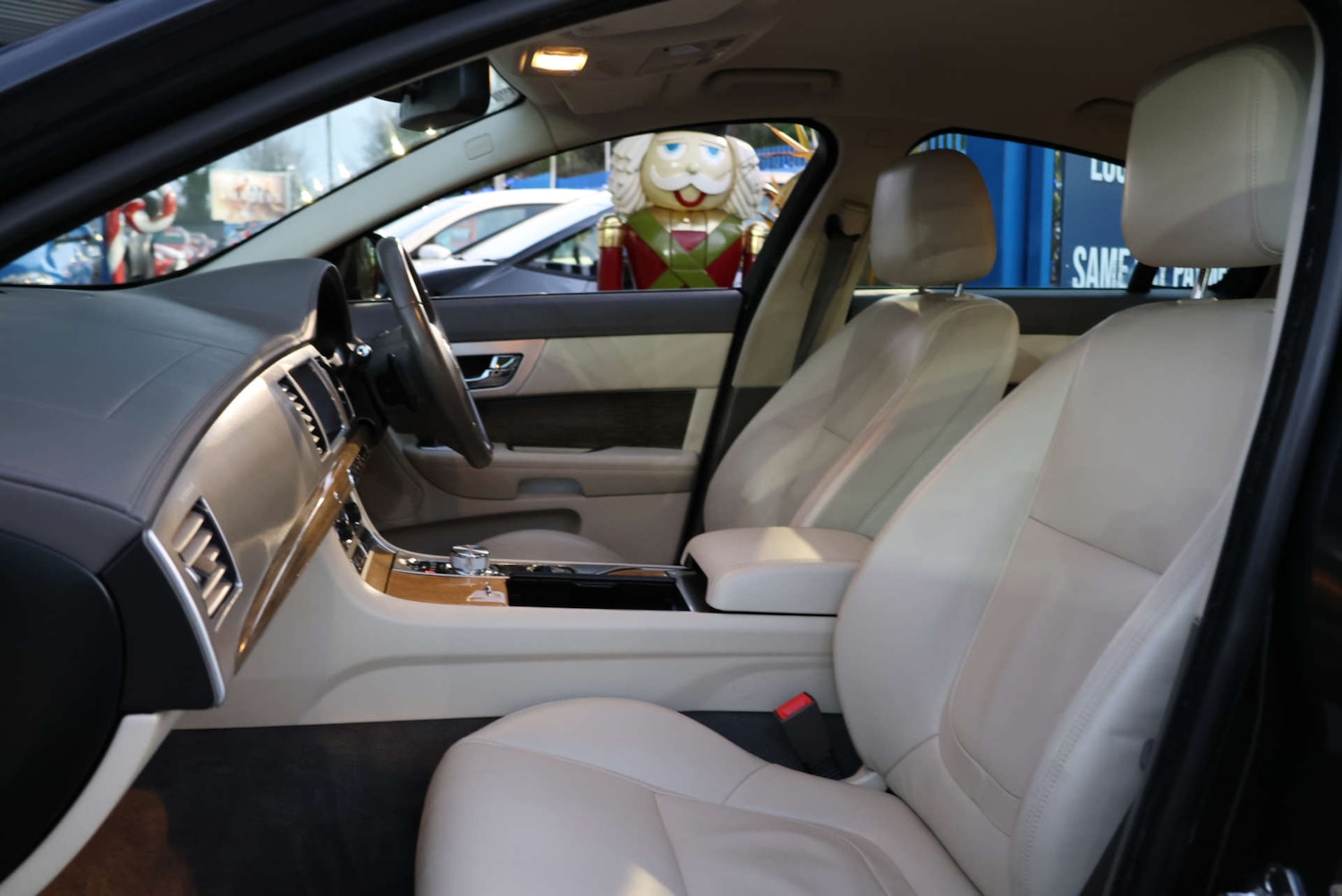 Used Jaguar XF 2012 for sale - 77022384: Photo 9