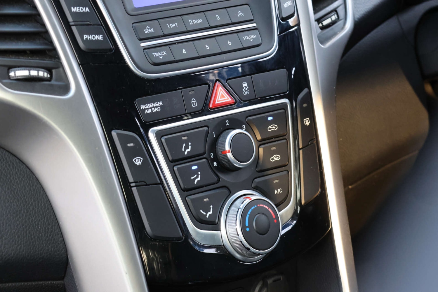 Used Hyundai i30 2015 for sale - 77749105: Photo 21