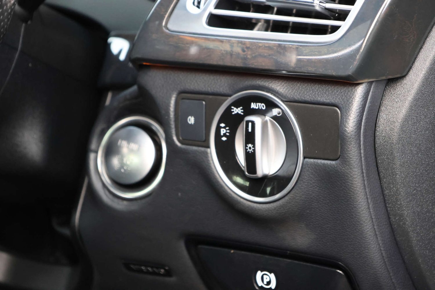 Used Mercedes-Benz CLS 2016 for sale - 76594712: Photo 36