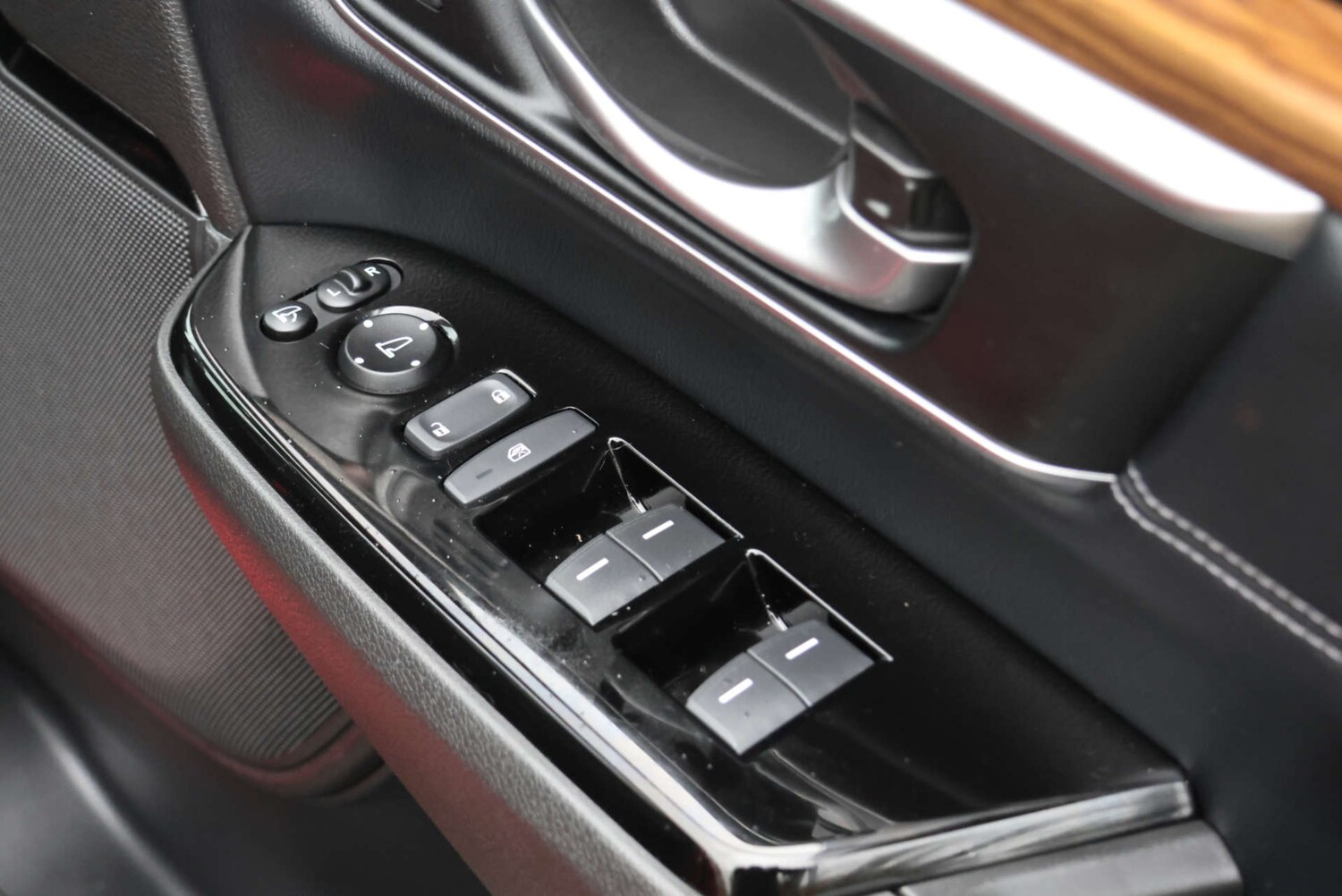 Used Honda CR-V 2020 for sale - 77583972: Photo 30