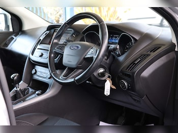 Used Ford Focus 2016 for sale - 76068163: Photo