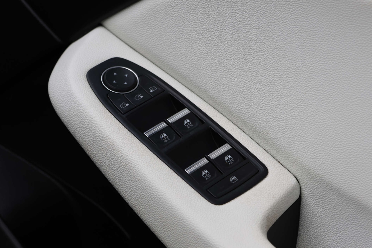 Used Renault Clio 2020 for sale - 76601275: Photo 17