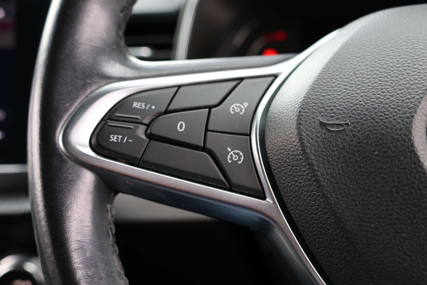 Used Renault Clio 2020 for sale - 76601275: Photo 24