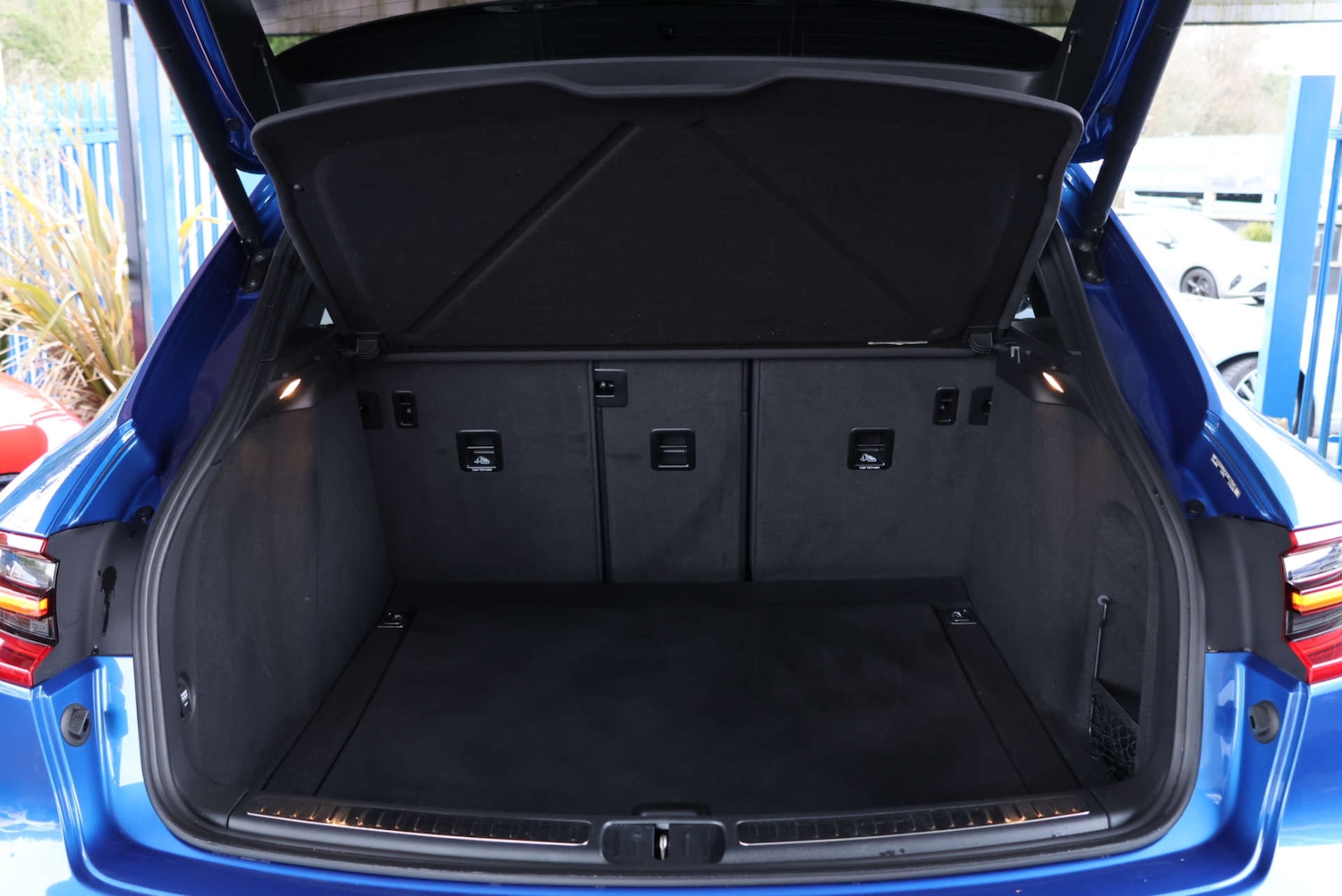 Used Porsche Macan 2018 for sale - 77609408: Photo 10