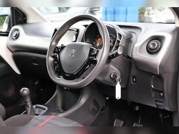 Used Peugeot 108 2016 for sale - 76278584: Photo