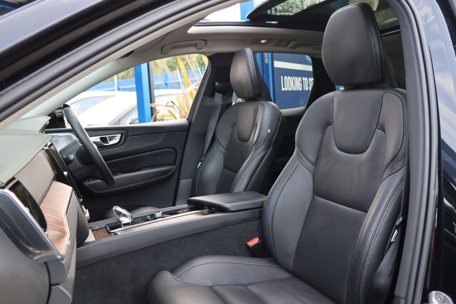 Used Volvo XC60 2022 for sale - 77765784: Photo 13