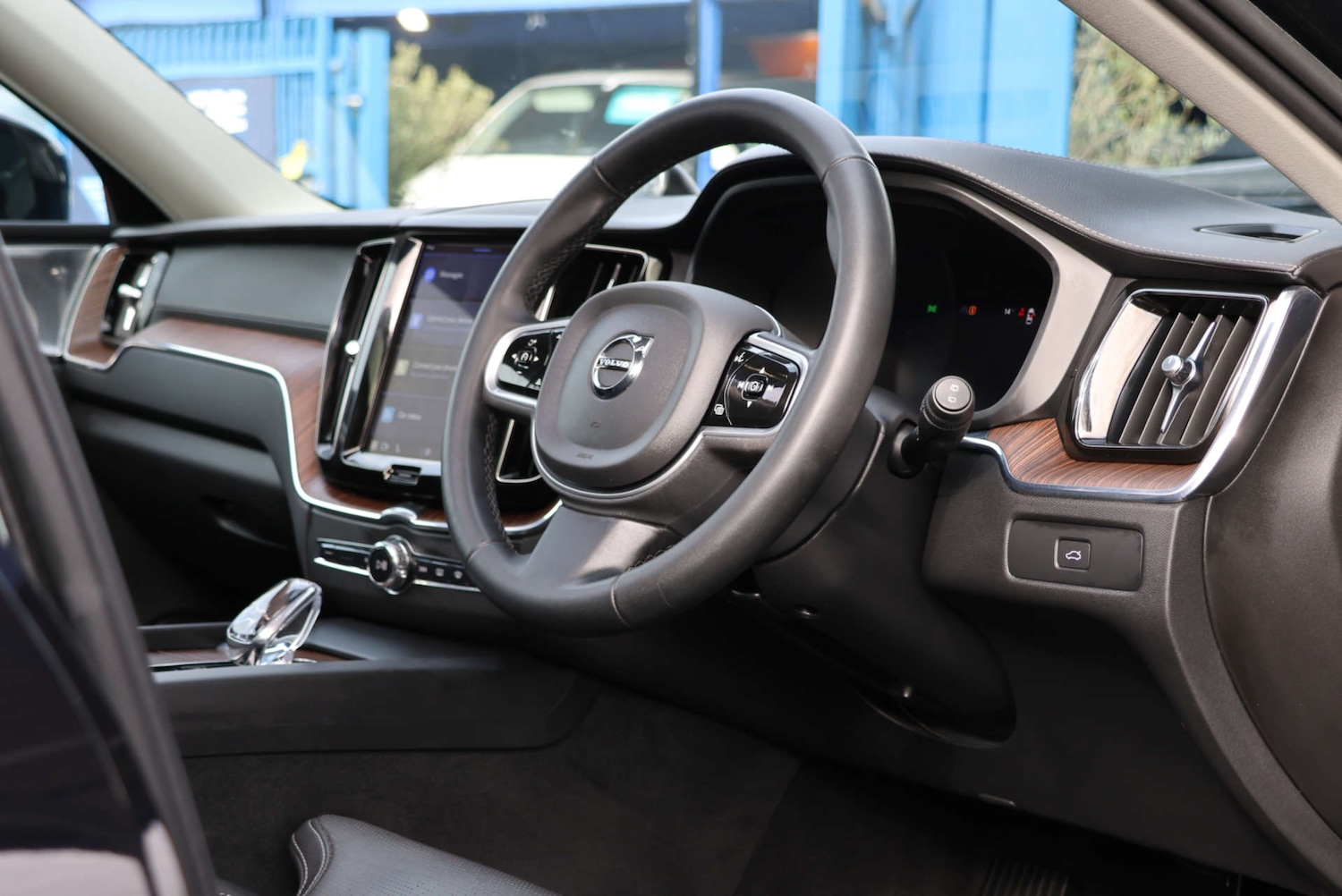 Used Volvo XC60 2022 for sale - 77765784: Photo 4