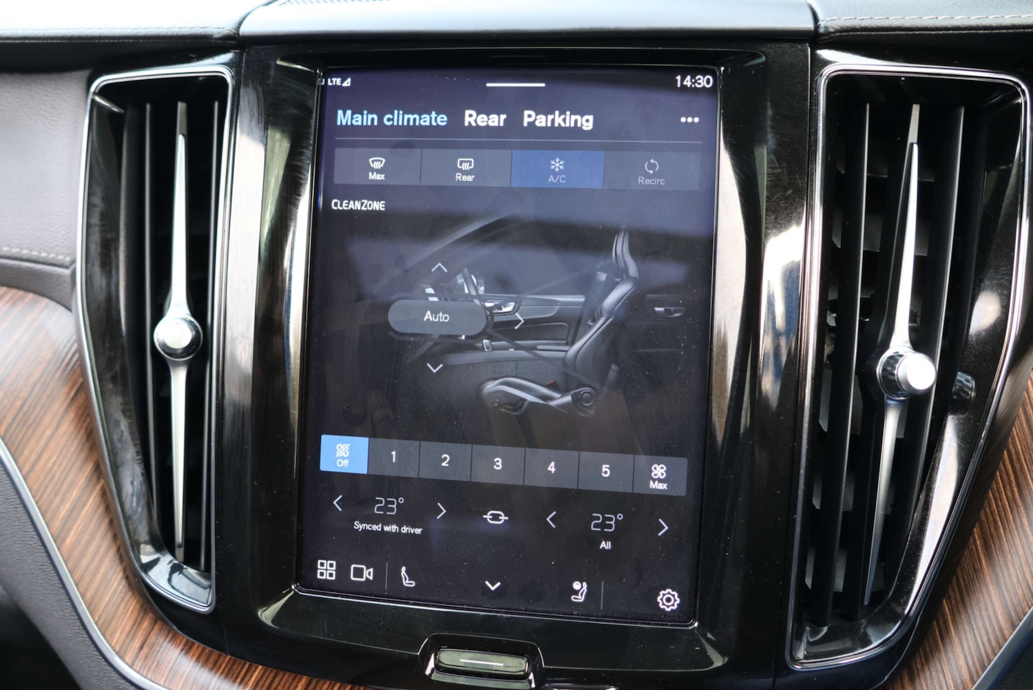 Used Volvo XC60 2022 for sale - 77765784: Photo 45