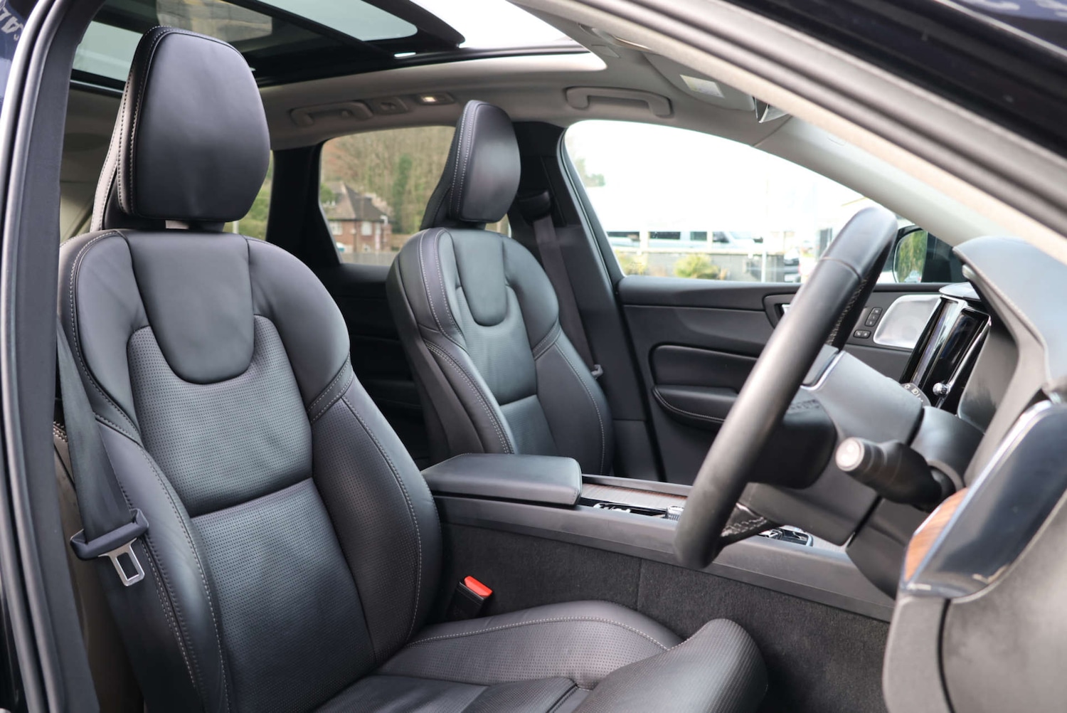 Used Volvo XC60 2022 for sale - 77765784: Photo 6