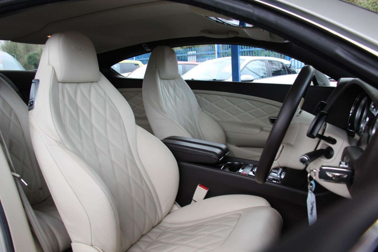 Used Bentley Continental 2014 for sale - 76402704: Photo 5