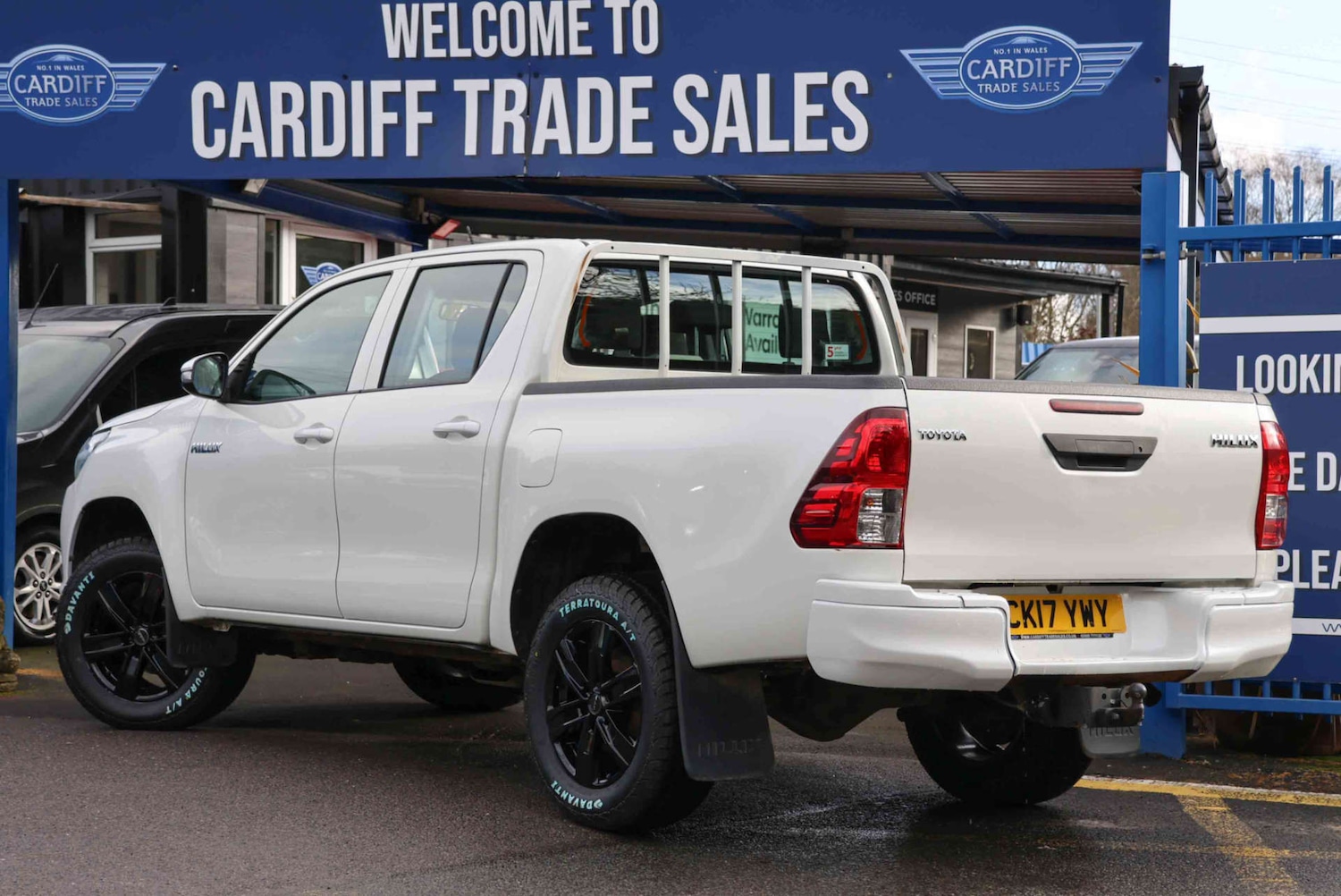 Used Toyota Hilux 2017 for sale - 77392244: Photo 13