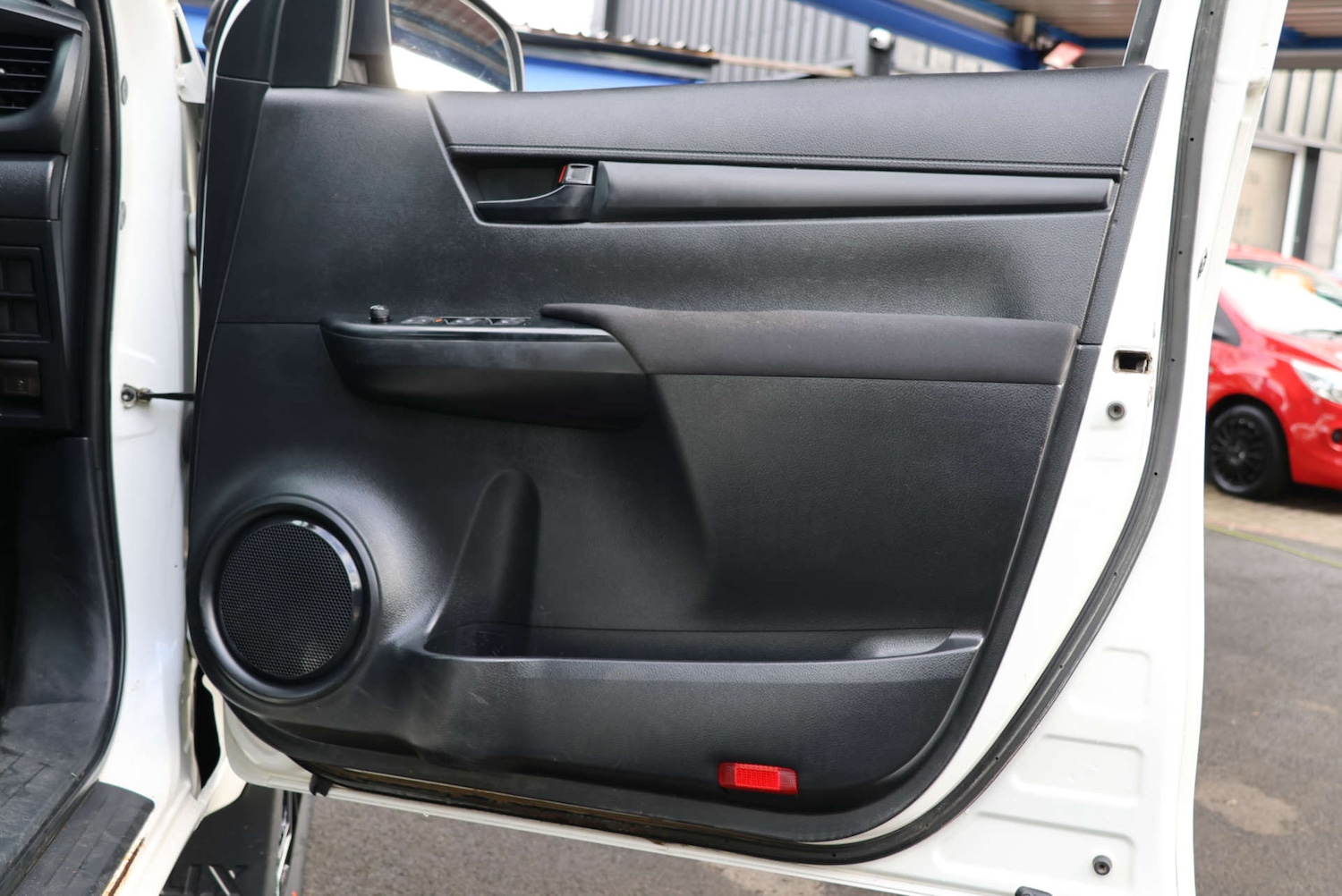 Used Toyota Hilux 2017 for sale - 77392244: Photo 19