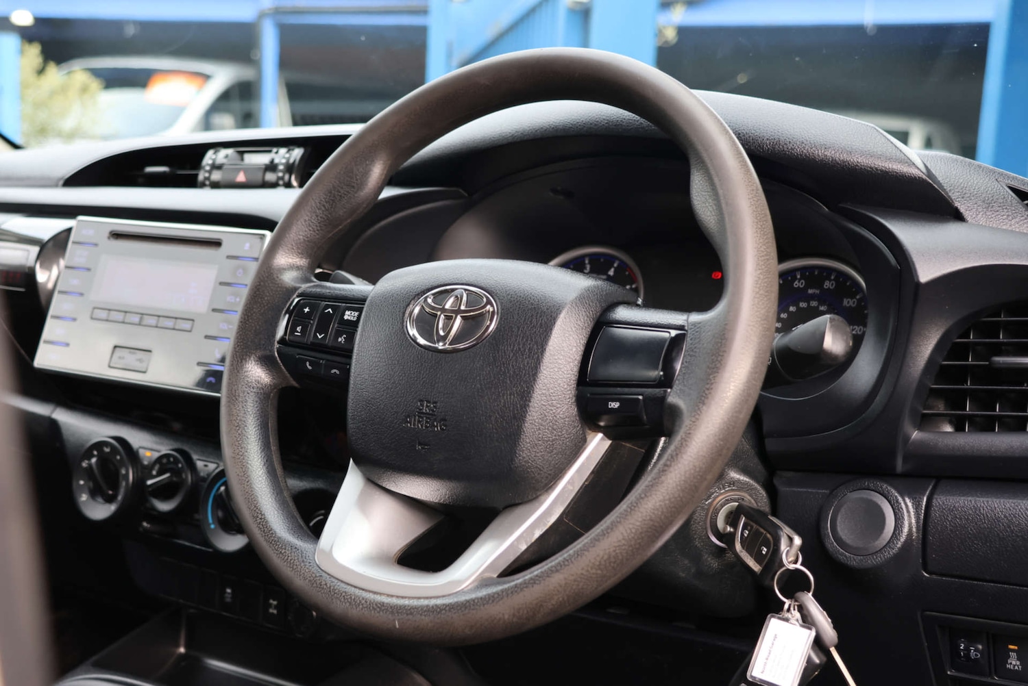 Used Toyota Hilux 2017 for sale - 77392244: Photo 21