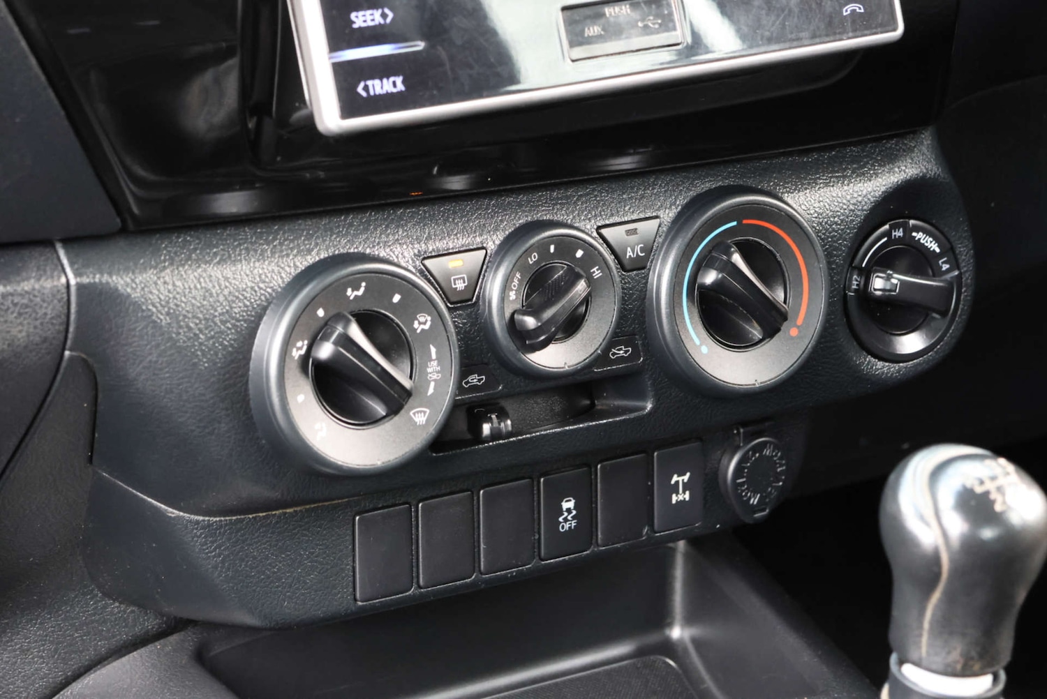 Used Toyota Hilux 2017 for sale - 77392244: Photo 22