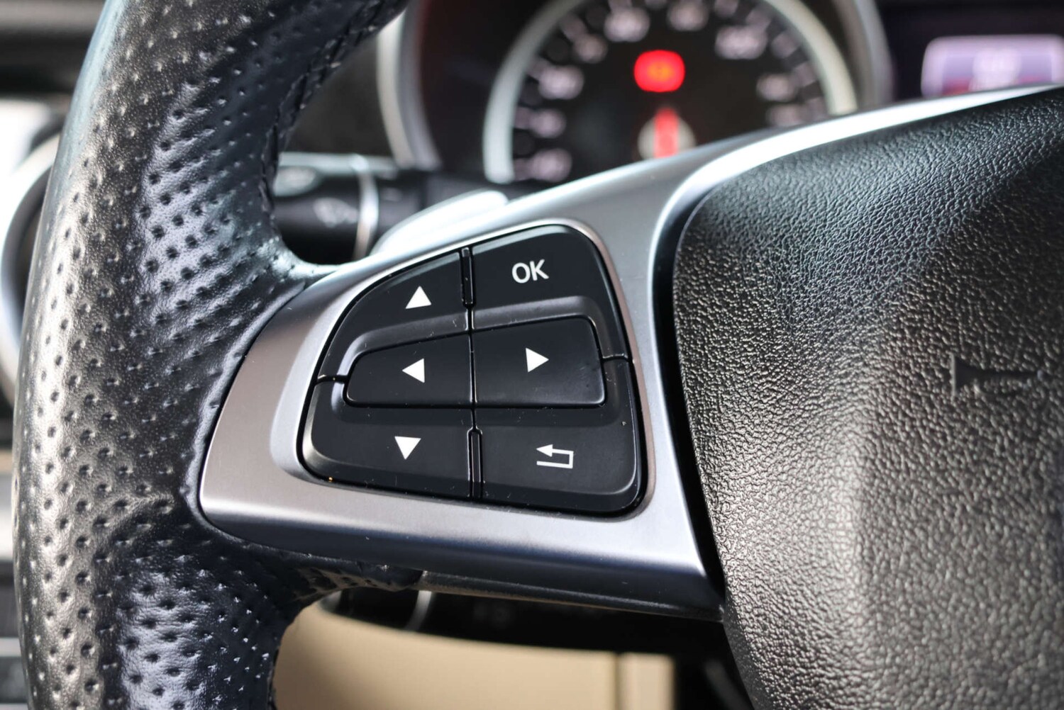 Used Mercedes-Benz SLC 2018 for sale - 77762314: Photo 15