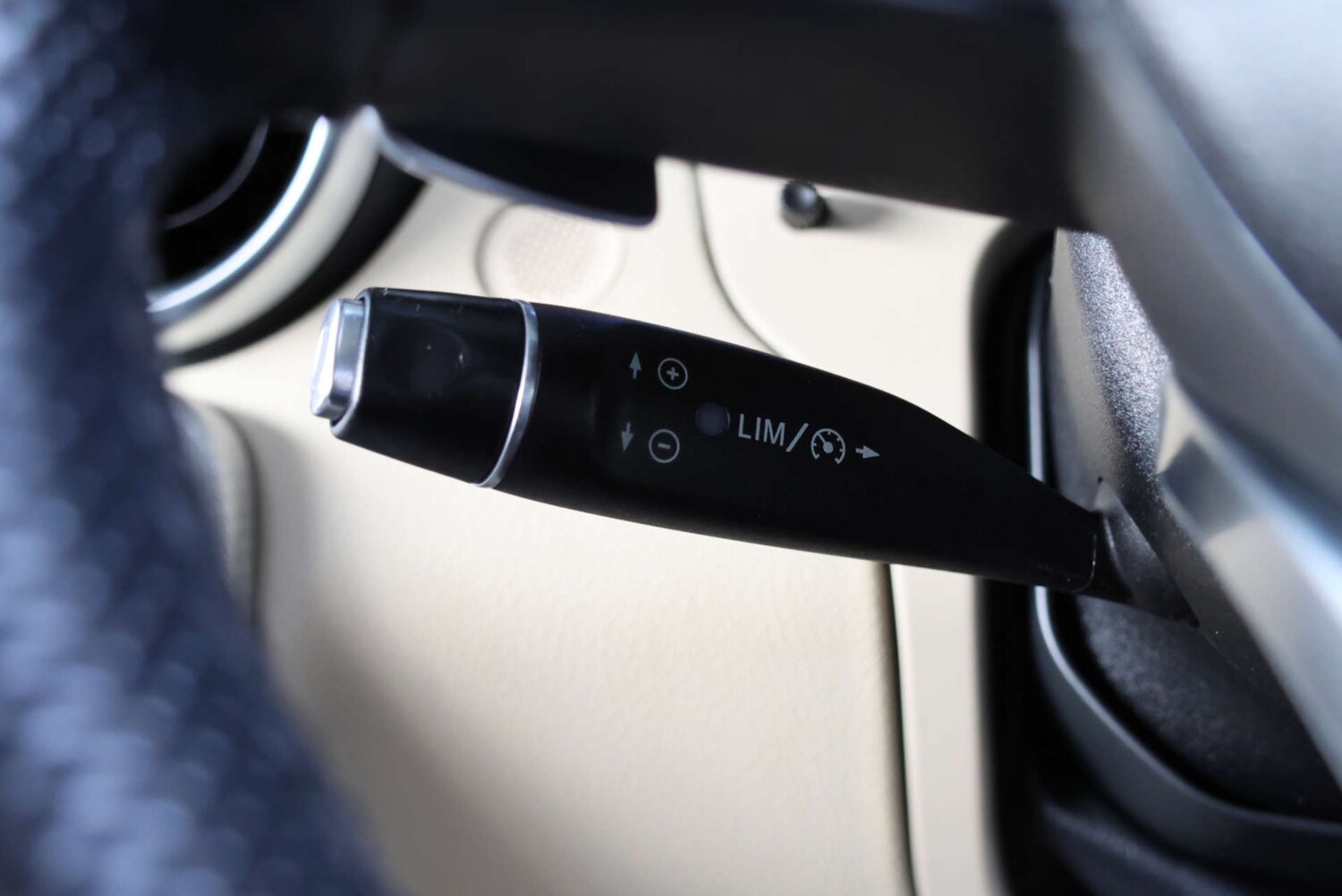 Used Mercedes-Benz SLC 2018 for sale - 77762314: Photo 17