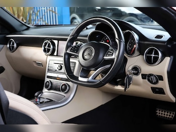 Used Mercedes-Benz SLC 2018 for sale - 77762314: Photo