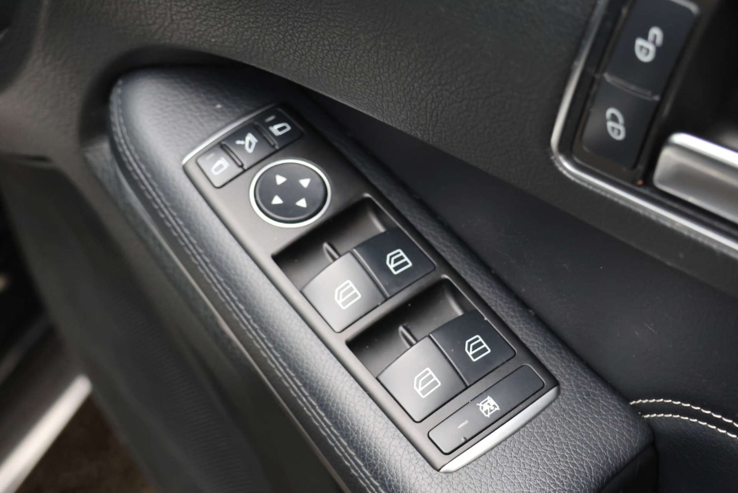 Used Mercedes-Benz E Class 2016 for sale - 76453782: Photo 22