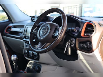 Used Jeep Renegade 2016 for sale - 76757132: Photo