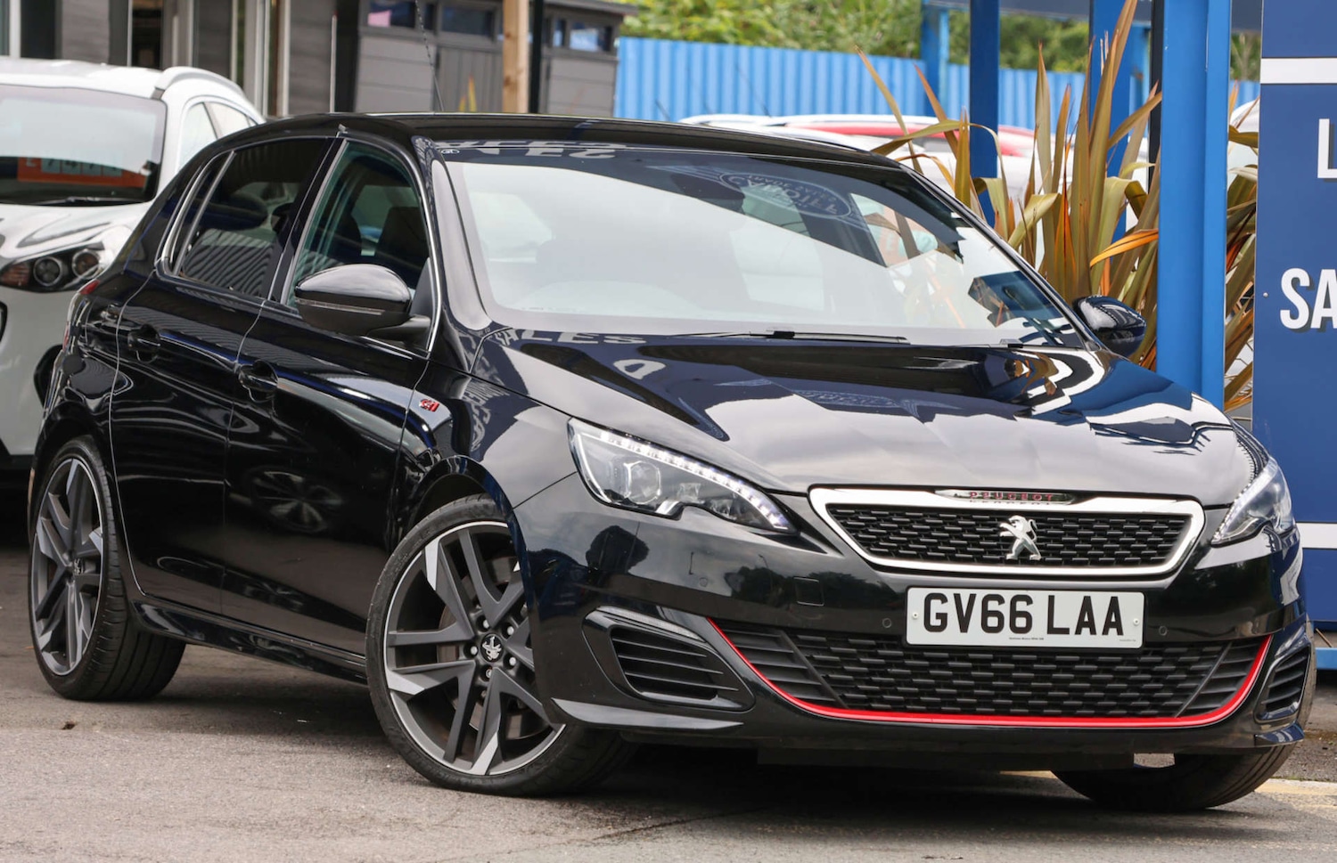 Used Peugeot 308 2017 for sale - 76640010: Photo 1