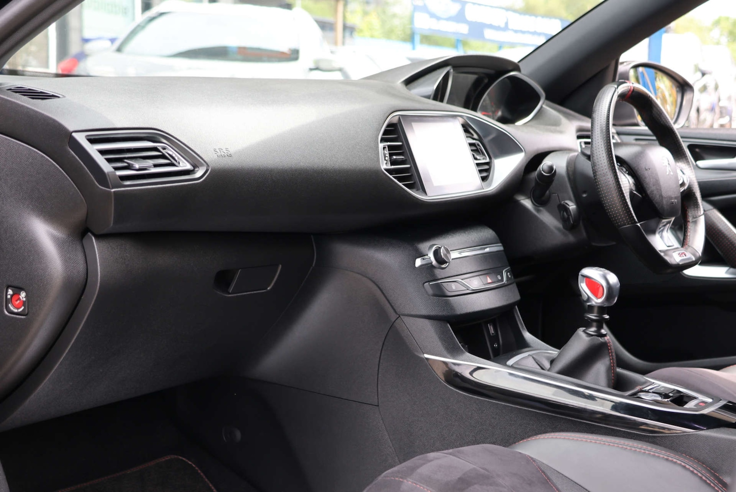 Used Peugeot 308 2017 for sale - 76640010: Photo 12